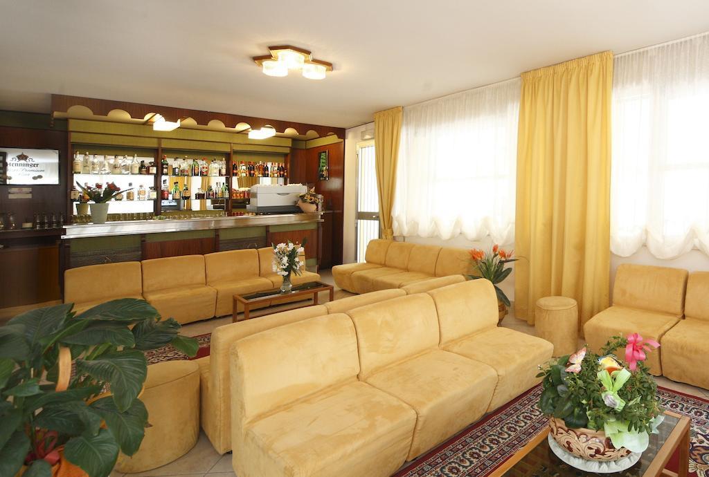 Hotel Devon Rooms & Breakfast Cesenatico Exterior photo