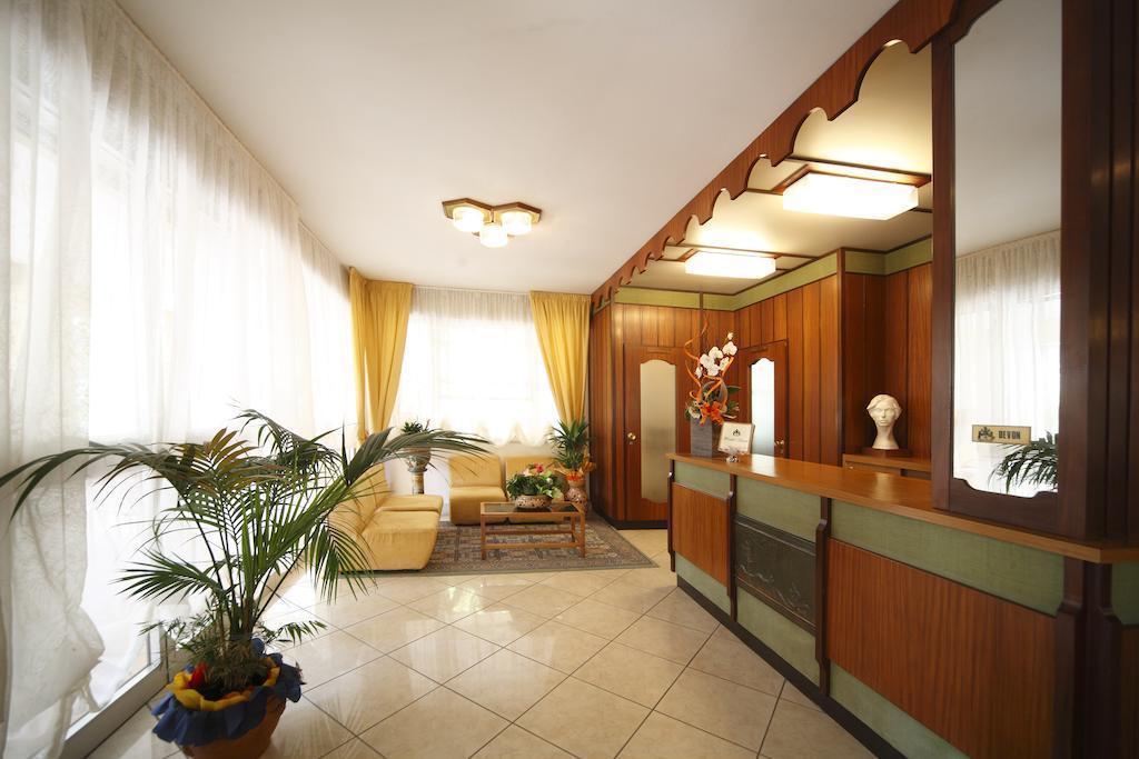 Hotel Devon Rooms & Breakfast Cesenatico Exterior photo