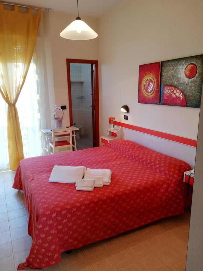 Hotel Devon Rooms & Breakfast Cesenatico Exterior photo